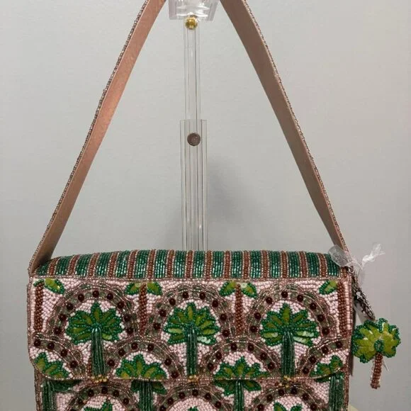 VIRAL HARD TO FIND TRENDING  BEADED BAGS - Picture 4 of 6
